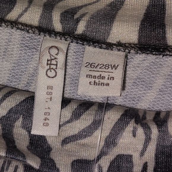 NWT Gray and White Patterned Long Sleeve Top - Picture 4 of 4